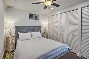 4 Mi to Coors Field: Charming Apartment w/ Patio