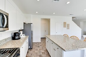 Near Empire Polo Field: Coachella Vacation Rental