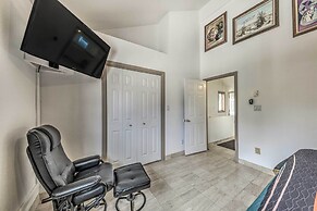 Cozy Cloudcroft Townhome ~ 1 Mi to Burro Ave!