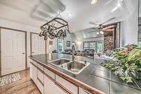 Cozy Cloudcroft Townhome ~ 1 Mi to Burro Ave!