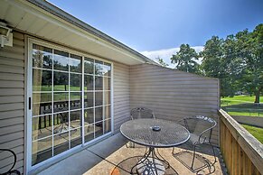 3 Mi to Titanic Museum: Branson Condo w/ Fireplace