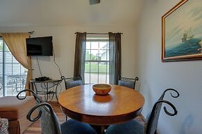 3 Mi to Titanic Museum: Branson Condo w/ Fireplace