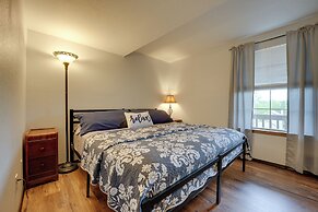 3 Mi to Titanic Museum: Branson Condo w/ Fireplace