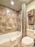 Copper Mountain Ski-in/ski-out Condo w/ Balcony!