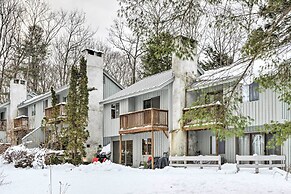 Hartford Escape w/ Fire Pit ~ 3 Mi to Ski & Golf!