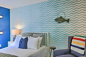 Beautiful Hill Country Cottage - Walk to Downtown!