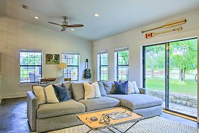 Beautiful Hill Country Cottage - Walk to Downtown!
