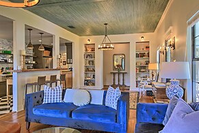 Beautiful Hill Country Cottage - Walk to Downtown!