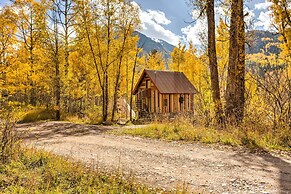 Colorful Cabin w/ Teepee, Fire Pits & Mtn Views!