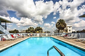 Gulf Shores Condo w/ Pool Access: Steps to Beach!