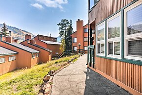 Cozy Studio w/ Fireplace ~ 1 Mi to Ski Resort