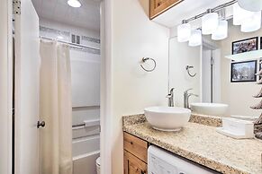 Cozy Studio w/ Fireplace ~ 1 Mi to Ski Resort