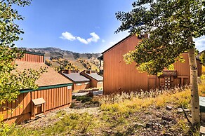 Cozy Studio w/ Fireplace ~ 1 Mi to Ski Resort