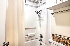 Cozy Studio w/ Fireplace ~ 1 Mi to Ski Resort