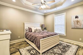 Diamondhead Condo - Marina, Pool Access & Golfing!