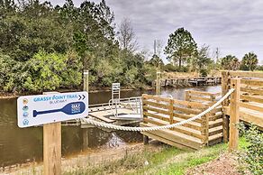 Diamondhead Condo - Marina, Pool Access & Golfing!