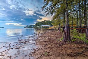 'cypress Point' Spacious Home: Pier & Boat Launch!