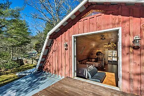 Cullowhee Getaway w/ Fireplace on Private Meadow