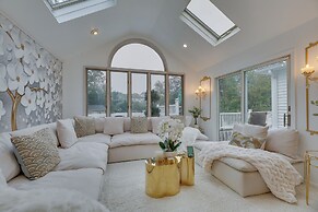 'dreams of Paradise' Luxury Home w/ Pool!