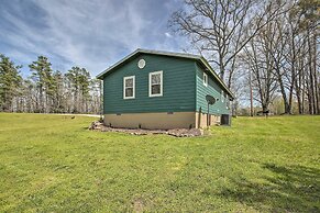 Cozy Hideaway Near Lake Ouachita & Hot Springs!