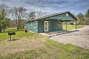 Cozy Hideaway Near Lake Ouachita & Hot Springs!