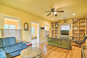 Cozy Las Cruces Gem: Fire Pit, Patio & Views!