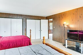 Cozy Home w/ Yard: Steps to Mississippi River