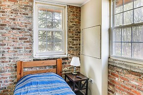 Cozy Home w/ Yard: Steps to Mississippi River