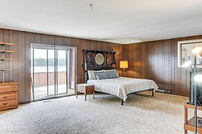 Cozy Home w/ Yard: Steps to Mississippi River