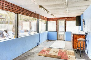 Cozy Home w/ Yard: Steps to Mississippi River