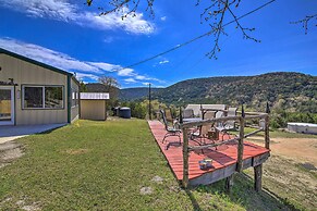 Cozy Medina Cottages w/ Patio & Mountain Views!