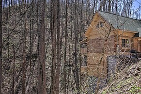 'the Phoenix' Cabin w/ Hot Tub in Gatlinburg!
