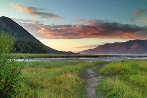 Family Cabin: Explore Alaska's Favorite Playground