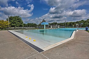 Deck & Resort Amenities: Arrowhead Lake Home!