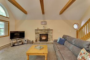 Deck & Resort Amenities: Arrowhead Lake Home!