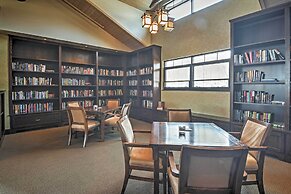 Deck & Resort Amenities: Arrowhead Lake Home!