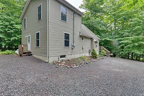 Deck & Resort Amenities: Arrowhead Lake Home!