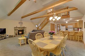 Deck & Resort Amenities: Arrowhead Lake Home!