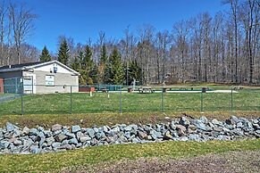 Deck & Resort Amenities: Arrowhead Lake Home!