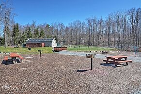 Deck & Resort Amenities: Arrowhead Lake Home!