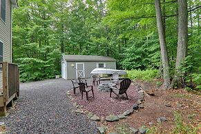 Deck & Resort Amenities: Arrowhead Lake Home!