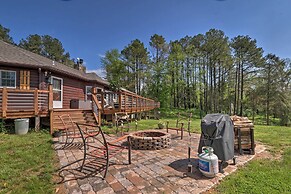 Family Retreat w/ Deck Near Appalachian Trail!