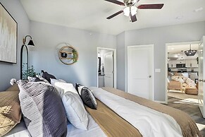 Reeds Spring Condo ~ 3 Mi to Silver Dollar City!