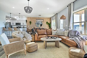 Reeds Spring Condo ~ 3 Mi to Silver Dollar City!