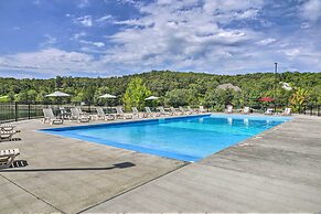 Reeds Spring Condo ~ 3 Mi to Silver Dollar City!