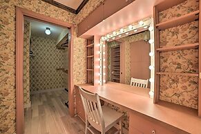 Idyllic Suttons Bay Home w/ 500' of Waterfront