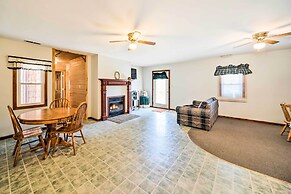 Rustic Iowa Cabin: 10 Mi to Maquoketa Caves