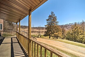 Rustic Iowa Cabin: 10 Mi to Maquoketa Caves
