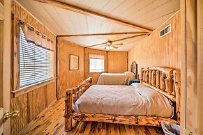 Rustic Iowa Cabin: 10 Mi to Maquoketa Caves