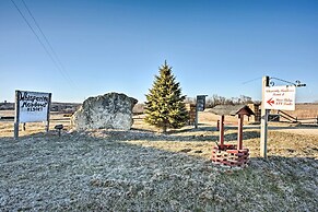 Rustic Iowa Cabin: 10 Mi to Maquoketa Caves